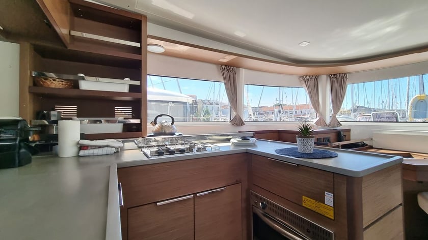 Trogir Catamaran Cabine 6  12  slaapplaatsen 12  gasten 13.99 m Lijstnummer: #15157 4