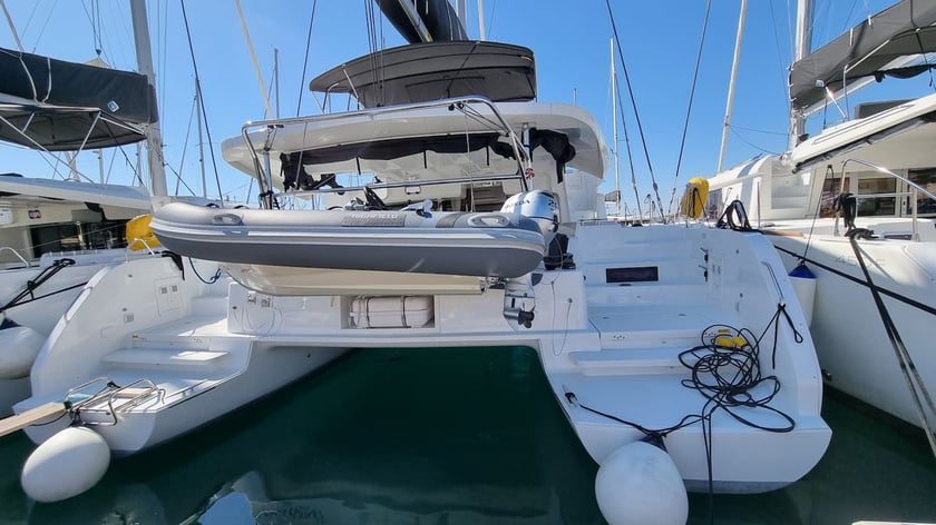 Trogir Catamaran Cabine 6  12  slaapplaatsen 12  gasten 13.99 m Lijstnummer: #15157 3