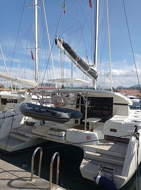 Cannigione Catamaran Cabine 6  Couchettes 12  Invités 12  12.8 m Numéro de l'annonce: #15159 3