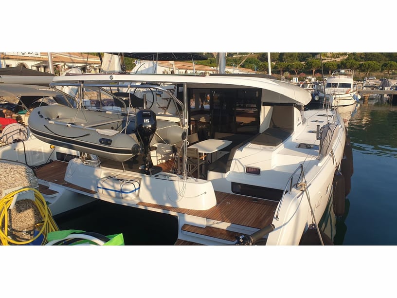 Tropea Catamaran 5 cabin 11 berths 11 guests 12.94 m Listing Number: #15163