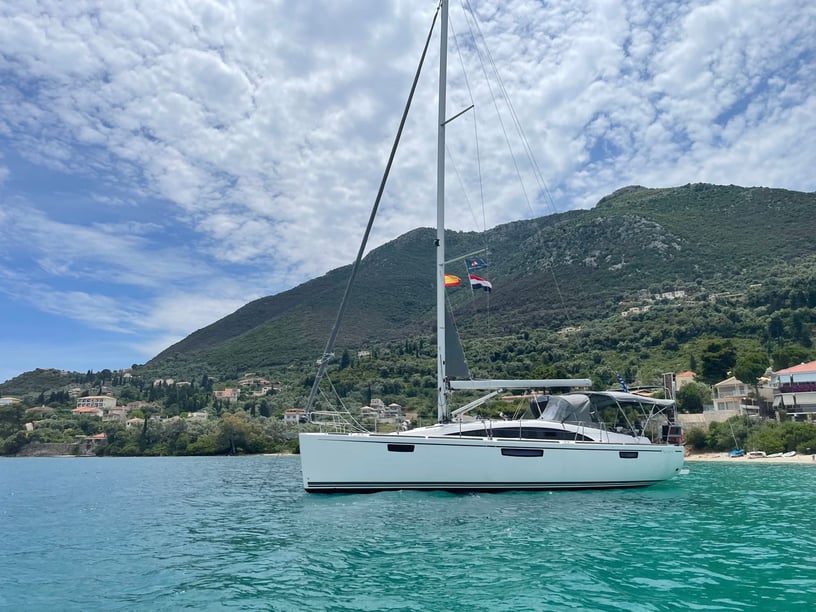 Preveza Sailboat 2 cabin 6 berths 6 guests 12.8 m Listing Number: #15190