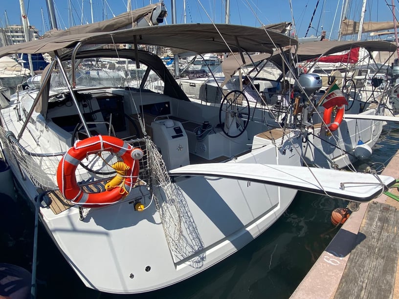 Rome Zeilboot Cabine 4  10  slaapplaatsen 10  gasten 13 m Lijstnummer: #15230 3