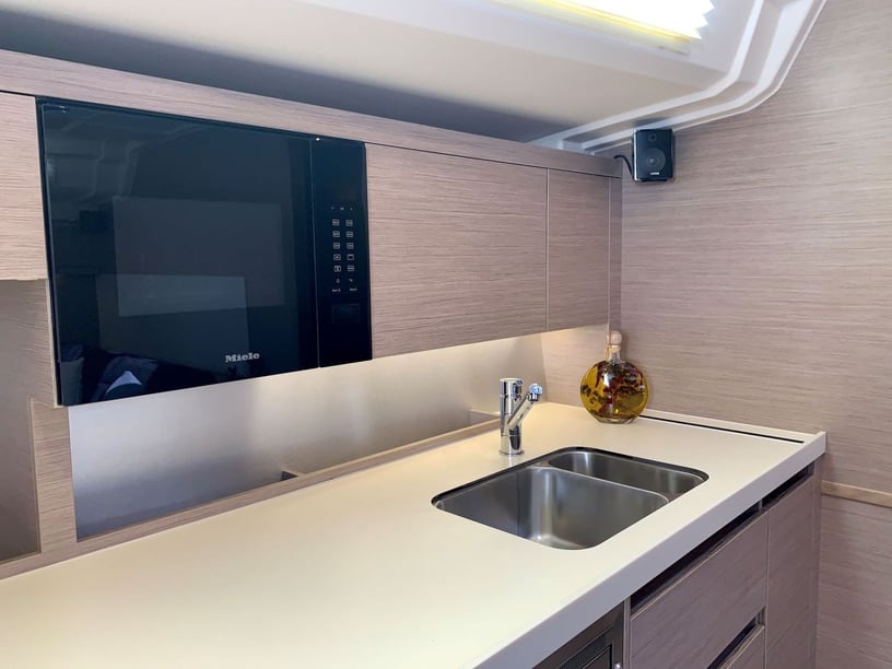 Sami Voilier Cabine 6  Couchettes 12  Invités 12  15.55 m Numéro de l'annonce: #15242 4