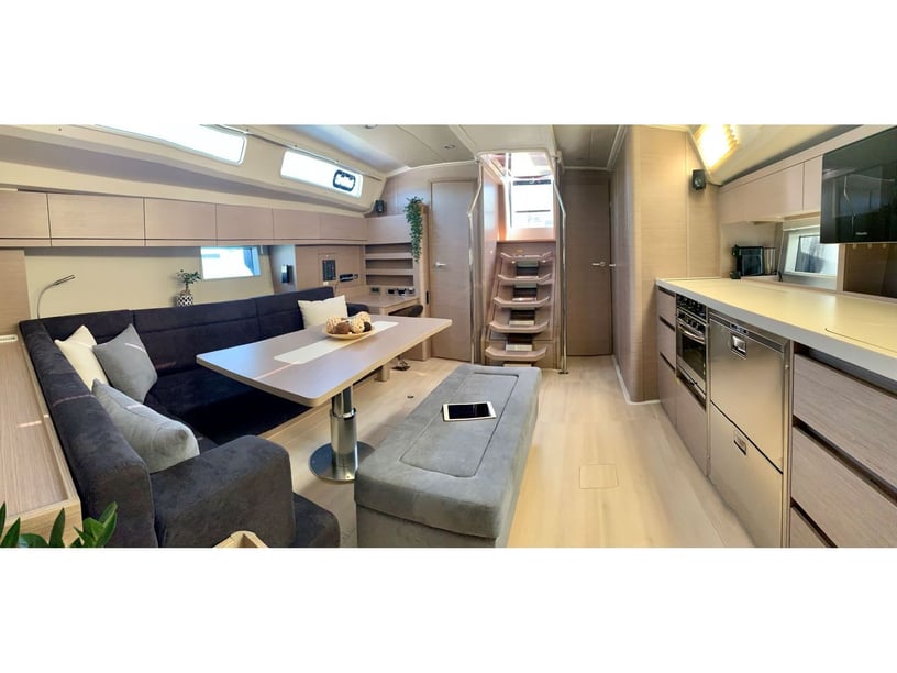 Sami Voilier Cabine 6  Couchettes 12  Invités 12  15.55 m Numéro de l'annonce: #15242 2