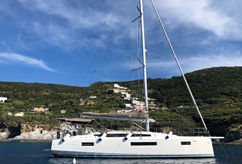 Rome Yelkenli 3 kabin Konaklama 8 kişi Seyir 8 kişi 12.35 m İlan No: #15243 5