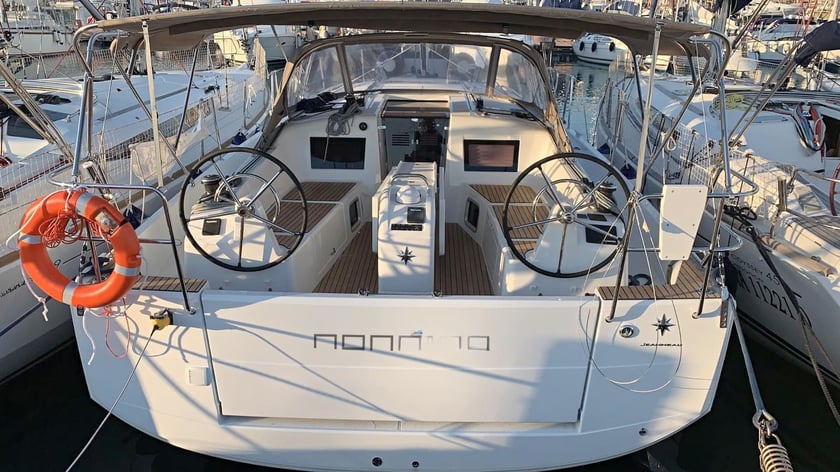 Rome Yelkenli 3 kabin Konaklama 8 kişi Seyir 8 kişi 12.35 m İlan No: #15243 3