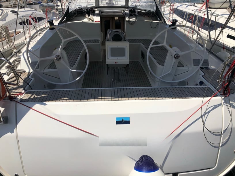 Lavrion Zeilboot Cabine 4  10  slaapplaatsen 10  gasten 14.27 m Lijstnummer: #15309