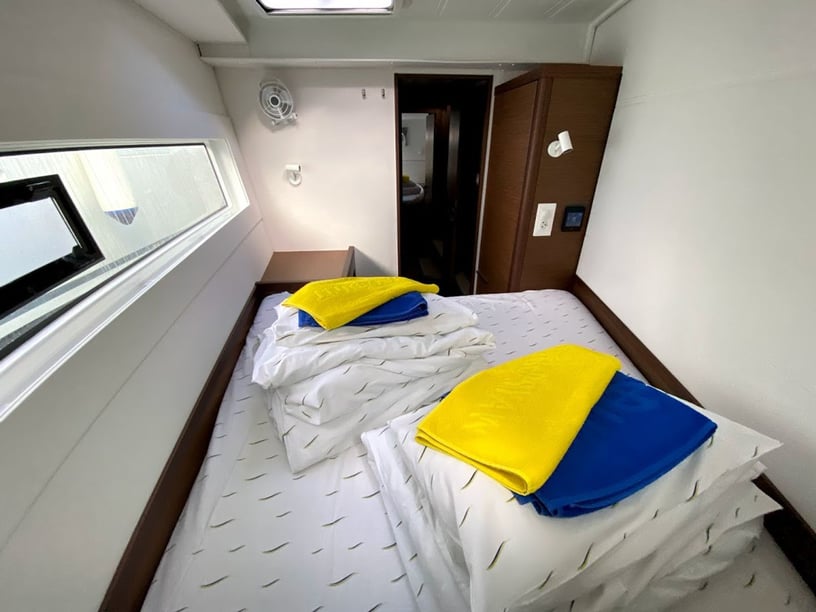 Dubrovnik Catamaran 6 cabin 12 berths 12 guests 11.74 m Listing Number: #15342 4