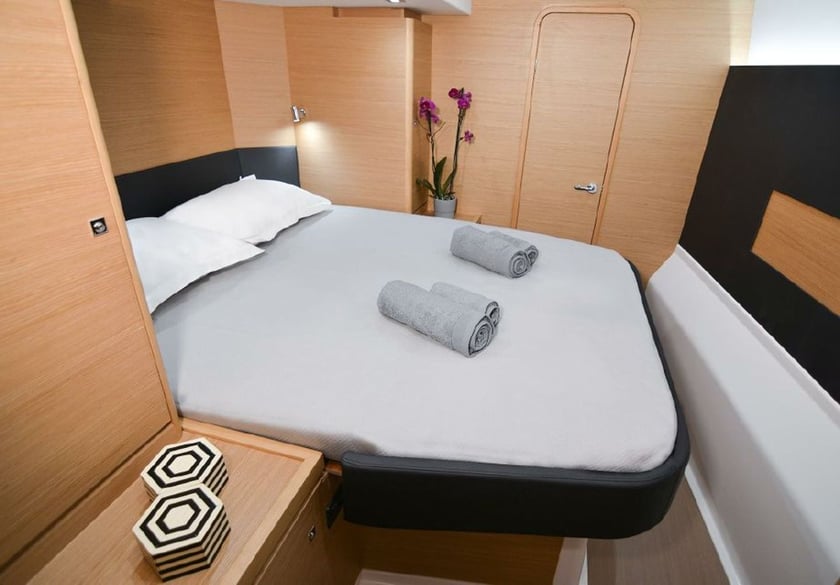 Capo d'Orlando Catamaran Cabine 4  10  slaapplaatsen 8  gasten 14.7 m Lijstnummer: #15351 4