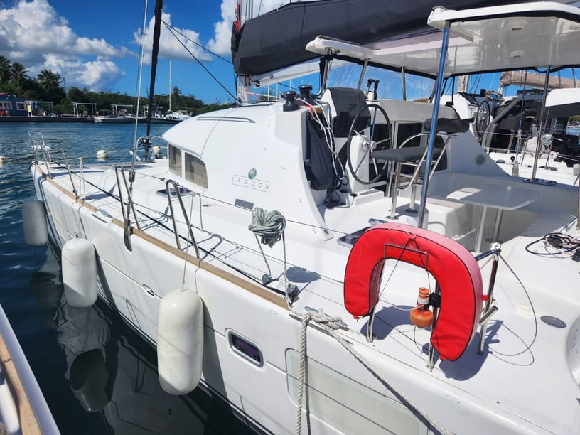 Misschien, Victoria Catamaran Cabine 6  10  slaapplaatsen 10  gasten 11.55 m Lijstnummer: #15352