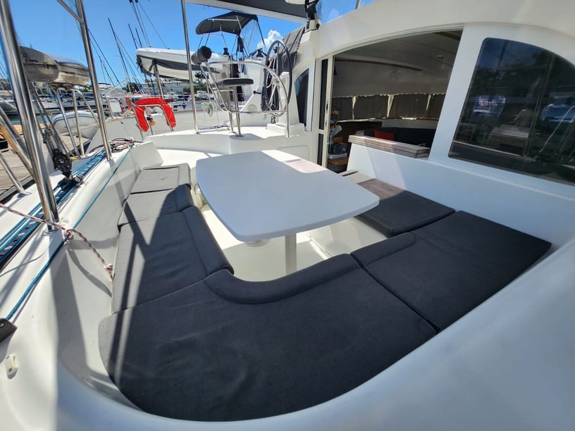 Misschien, Victoria Catamaran Cabine 6  10  slaapplaatsen 10  gasten 11.55 m Lijstnummer: #15352 2