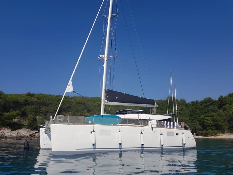 Sukošan Catamaran 6 cabin 12 berths 12 guests 13.96 m Listing Number: #15402