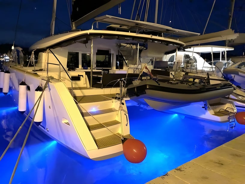 Sukošan Catamaran 6 cabin 12 berths 12 guests 13.96 m Listing Number: #15402 5