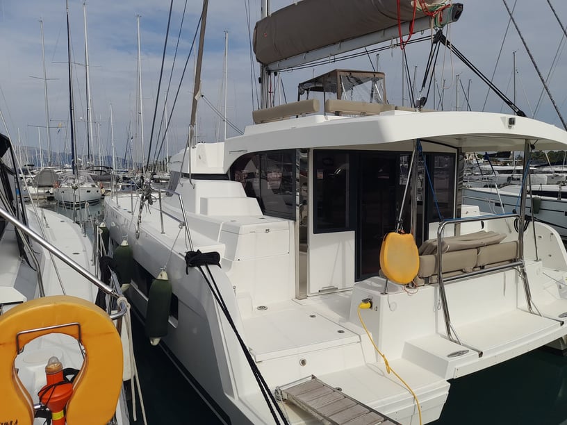 Prévéza Catamaran Cabine 4  Couchettes 10  Invités 10  12.31 m Numéro de l'annonce: #15410 4