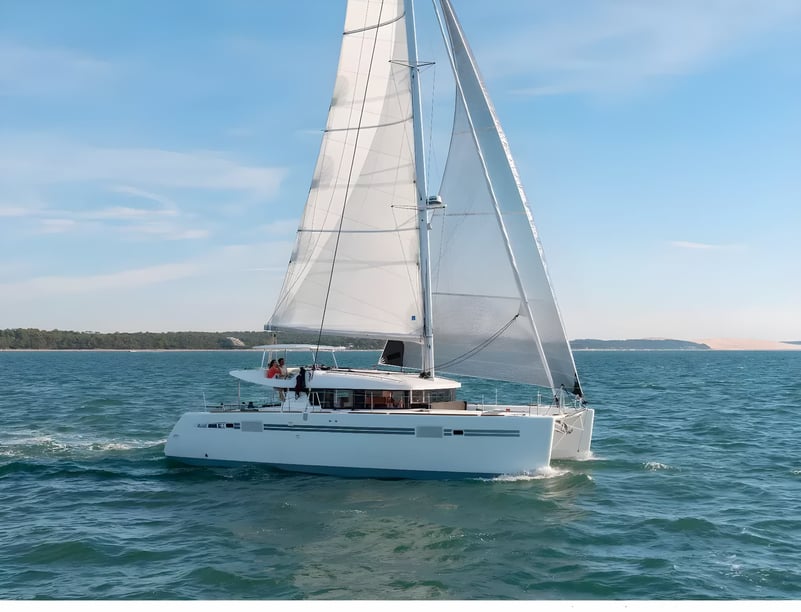 Misschien, Victoria Catamaran Cabine 6  10  slaapplaatsen 10  gasten 13.96 m Lijstnummer: #15433 3