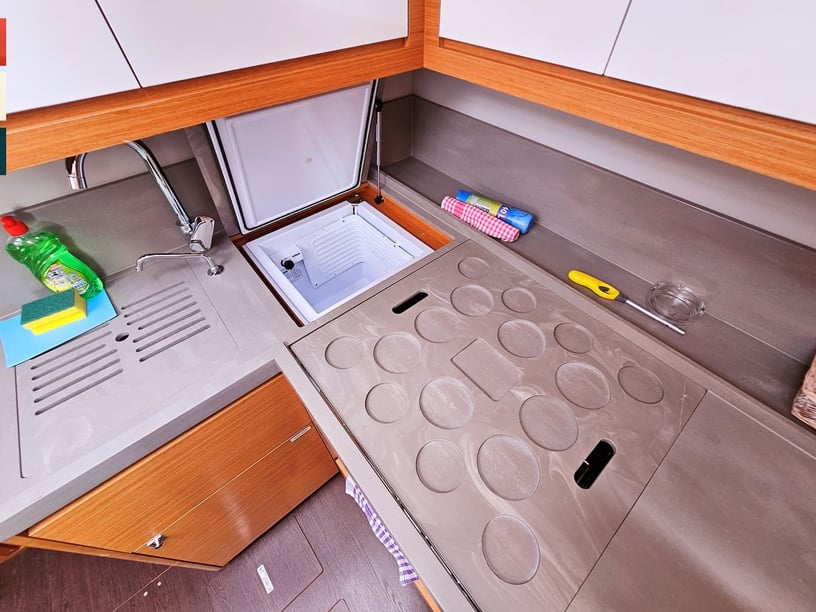 Rogoznica Voilier Cabine 4  Couchettes 10  Invités 10  14.85 m Numéro de l'annonce: #15445 3