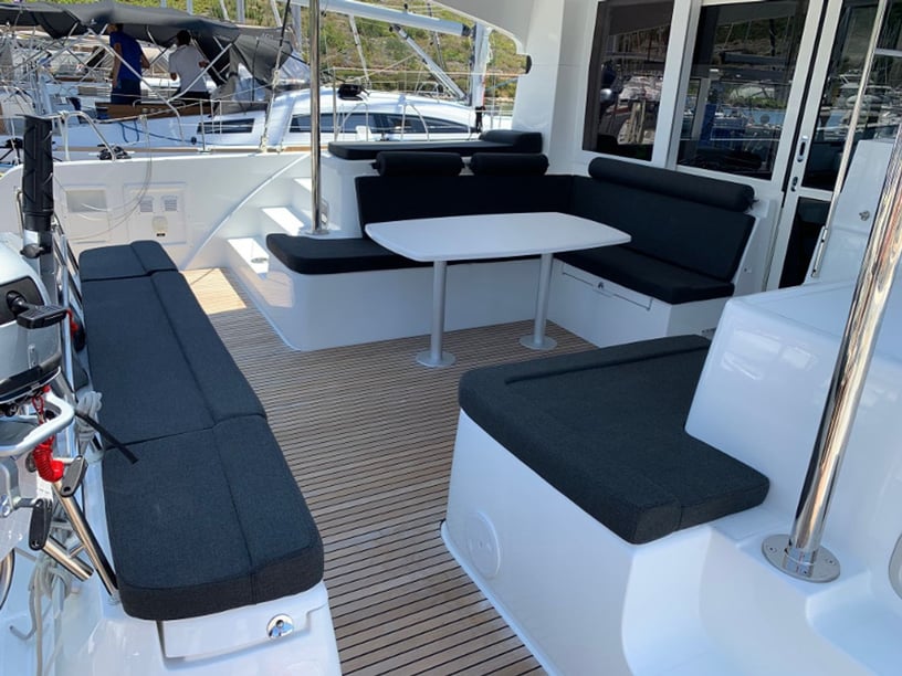 Primošten Catamaran 4 cabin 12 berths 12 guests 11.74 m Listing Number: #15451 5