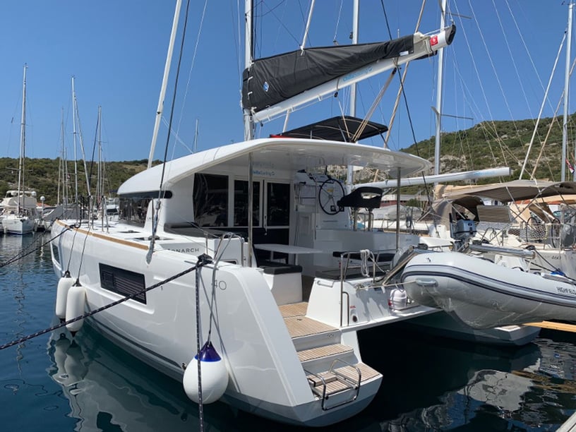 Primošten Catamaran 4 cabin 12 berths 12 guests 11.74 m Listing Number: #15451