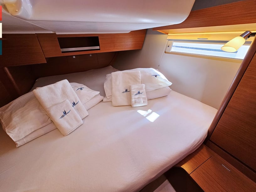 Rogoznica Voilier Cabine 3  Couchettes 8  Invités 8  11.93 m Numéro de l'annonce: #15475 5