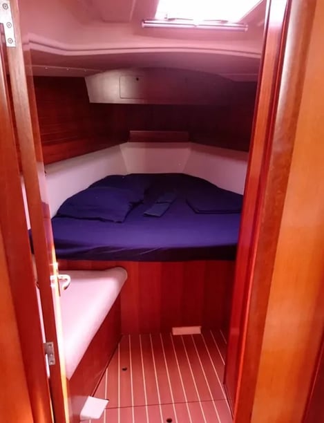 Portimão Velero Cabina 3  6  literas 8  invitados 11.72 m Número de anuncio: #15483 4