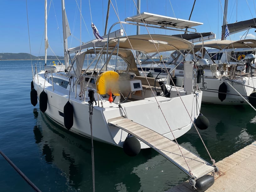 Preveza Sailboat 3 cabin 8 berths 8 guests 11.94 m Listing Number: #15500 4