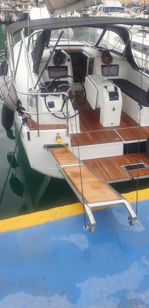 Tropea Segelboot 3 Kabine 8 Liegeplätze 8 Gäste 12.35 m Nummer des Inserats: #15506 5