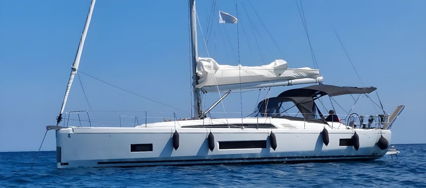 Athens Sailboat 5 cabin 10 berths 10 guests 13.65 m Listing Number: #15529 5