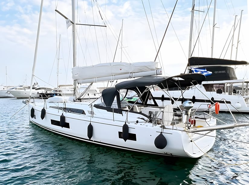 Athens Sailboat 5 cabin 10 berths 10 guests 13.65 m Listing Number: #15529 4