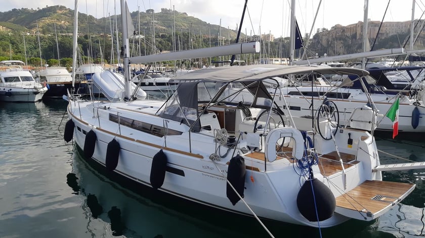 Tropea Sailboat 5 cabin 11 berths 11 guests 15.75 m Listing Number: #15530 4