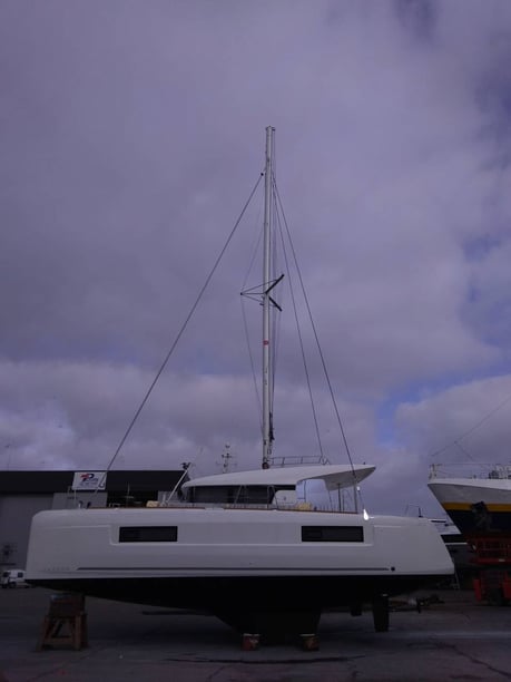 Misschien, Victoria Catamaran Cabine 4  10  slaapplaatsen 10  gasten 11.74 m Lijstnummer: #15532 3