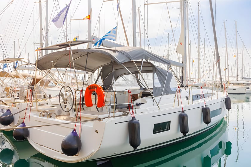 Athens Sailboat 4 cabin 9 berths 9 guests 14.6 m Listing Number: #15542