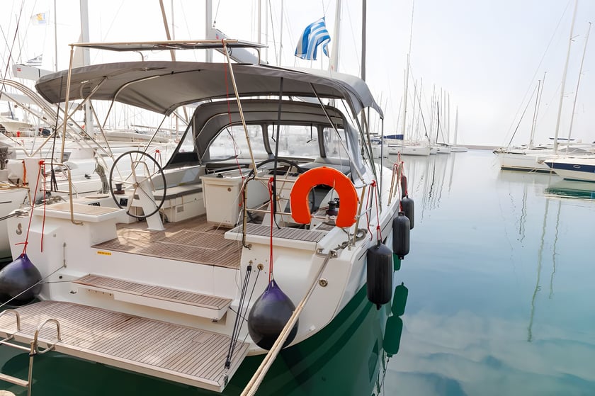 Athens Sailboat 4 cabin 9 berths 9 guests 14.6 m Listing Number: #15542 3