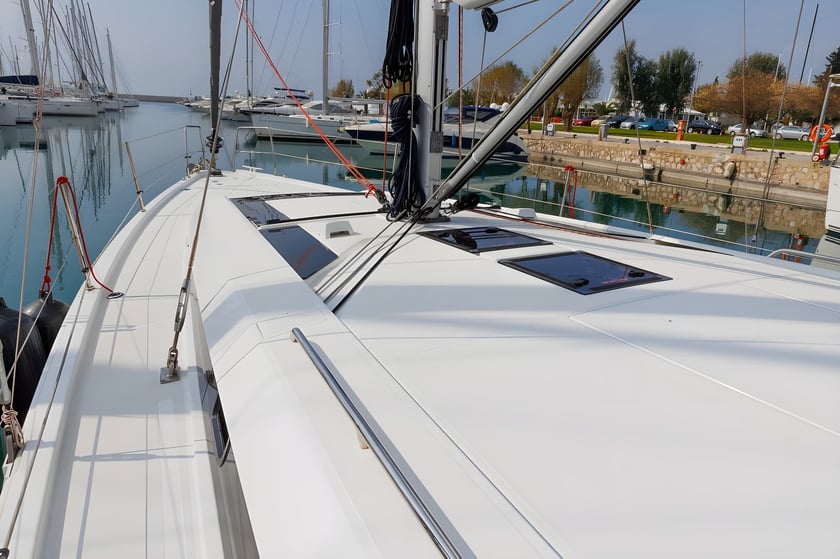 Athens Sailboat 4 cabin 9 berths 9 guests 14.6 m Listing Number: #15542 5