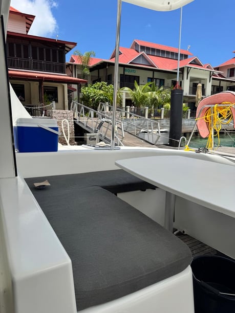 Misschien, Victoria Catamaran Cabine 6  10  slaapplaatsen 10  gasten 11.55 m Lijstnummer: #15566 4