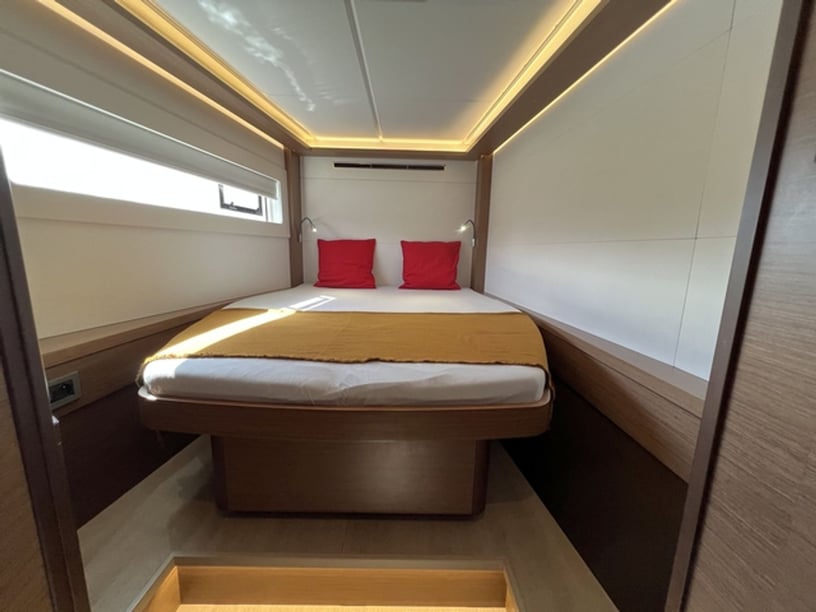 Cienfuegos Catamaran 6 cabin 10 berths 10 guests 13.99 m Listing Number: #15571 4