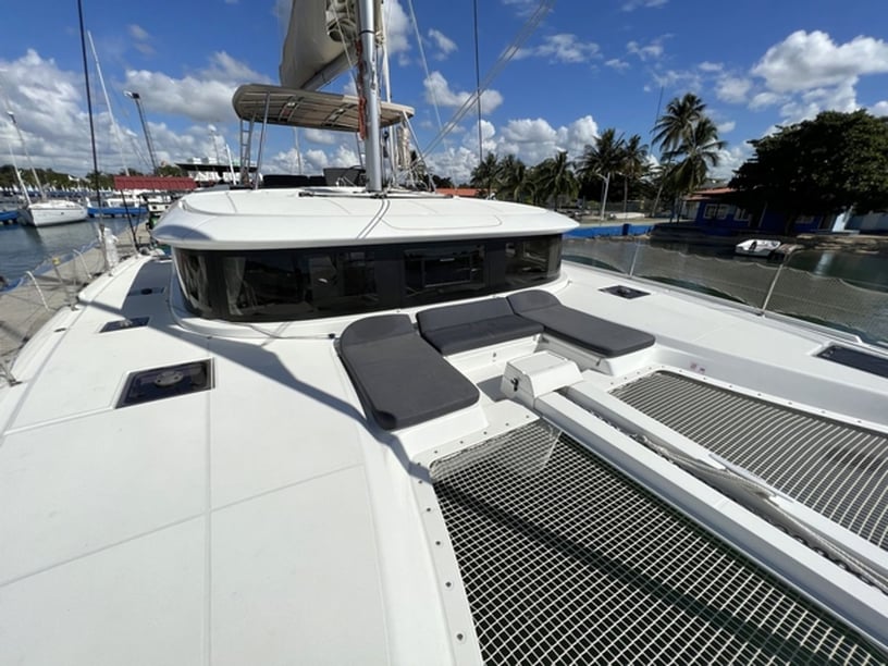 Cienfuegos Catamaran 6 cabin 10 berths 10 guests 13.99 m Listing Number: #15571 3