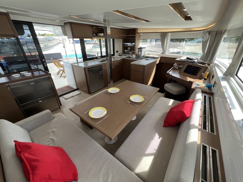 Cienfuegos Catamaran 6 cabin 10 berths 10 guests 13.99 m Listing Number: #15571 2