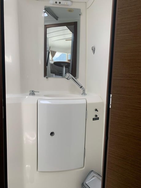 Misschien, Victoria Catamaran Cabine 6  10  slaapplaatsen 10  gasten 11.55 m Lijstnummer: #15572 5
