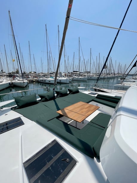 Atene Catamarano cabina 7  cuccette 12  12  ospiti 14.28 m Numero dell'inserzione: #15577 5