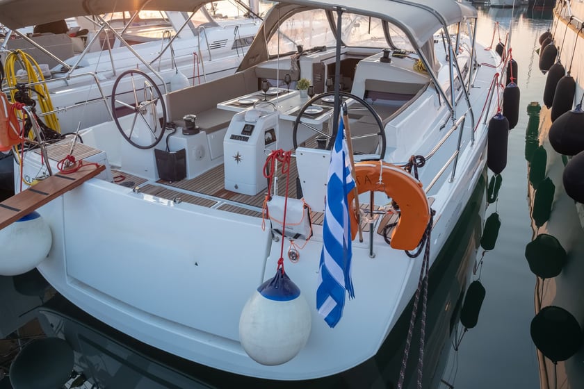 Lefkada Zeilboot Cabine 4  10  slaapplaatsen 10  gasten 13 m Lijstnummer: #15608