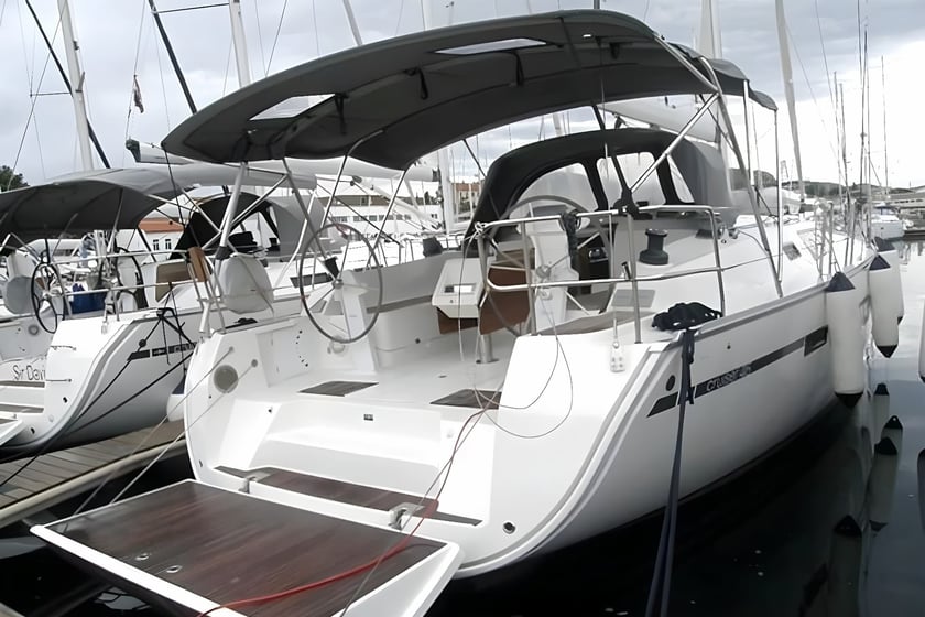 Athens Sailboat 4 cabin 9 berths 9 guests 14.27 m Listing Number: #15609 5