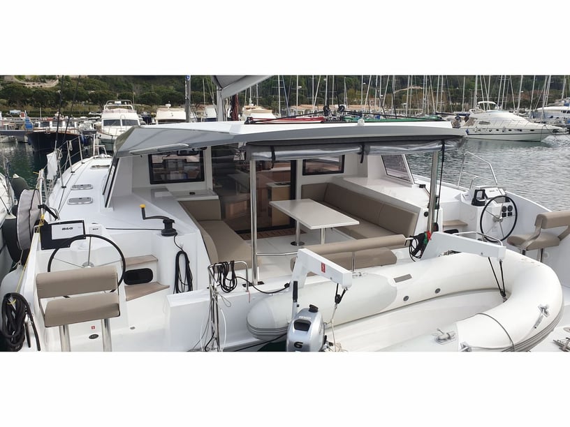 Tropea Catamaran 5 cabin 11 berths 11 guests 11.99 m Listing Number: #15617