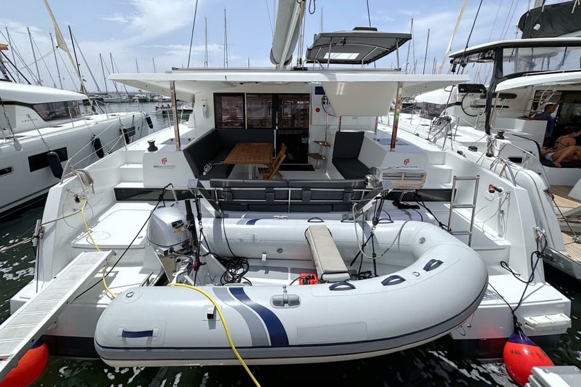 Can Pastilla Catamaran 5 cabin 11 berths 11 guests 11.93 m Listing Number: #15653