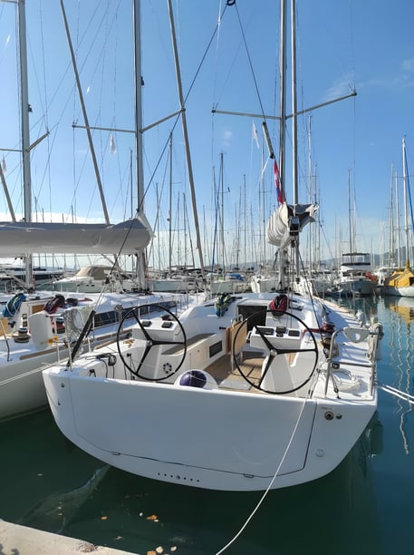 Kaštel Gomilica Barca a vela cabina 4  cuccette 10  10  ospiti 14.14 m Numero dell'inserzione: #15680