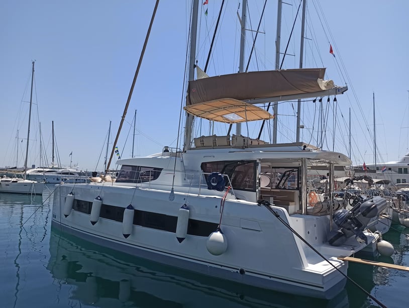 Kaštel Gomilica Catamaran Cabine 6  12  slaapplaatsen 12  gasten 14.82 m Lijstnummer: #15689