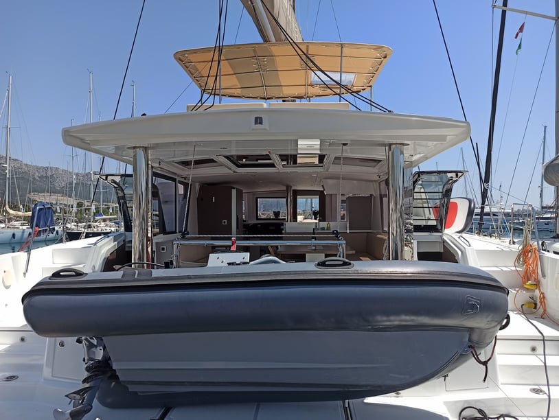 Kaštel Gomilica Catamaran Cabine 6  12  slaapplaatsen 12  gasten 14.82 m Lijstnummer: #15689 4