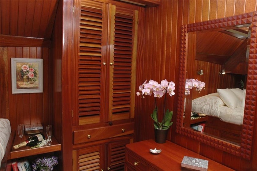 Athens Gulet 8 cabin 18 berths 18 guests 38 m Listing Number: #15694 5