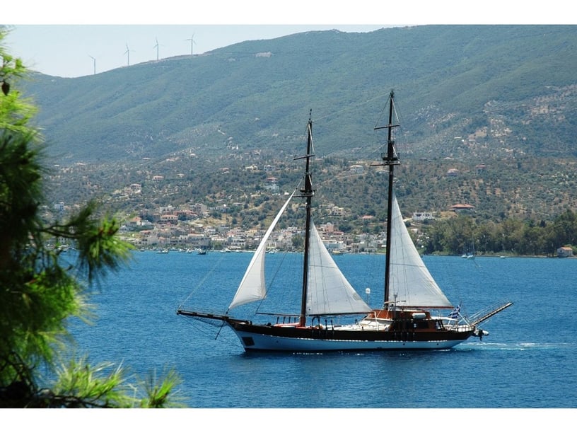 Athens Gulet 8 cabin 18 berths 18 guests 38 m Listing Number: #15694