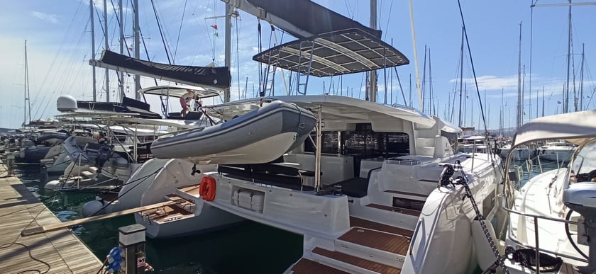 Kaštel Gomilica Katamaran 5 kabin Konaklama 10 kişi Seyir 10 kişi 13.99 m İlan No: #15701 3