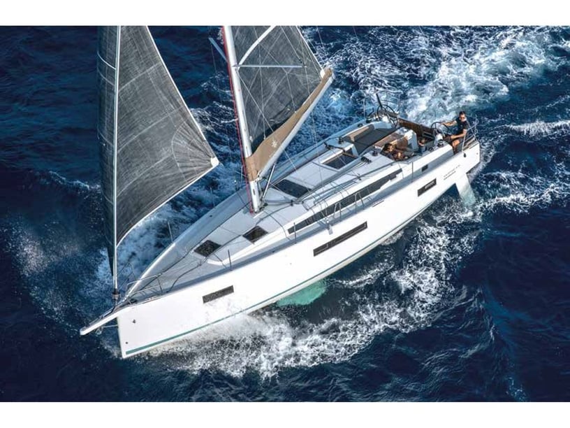 Capo d'Orlando Sailboat 3 cabin 8 berths 8 guests 12.35 m Listing Number: #15707